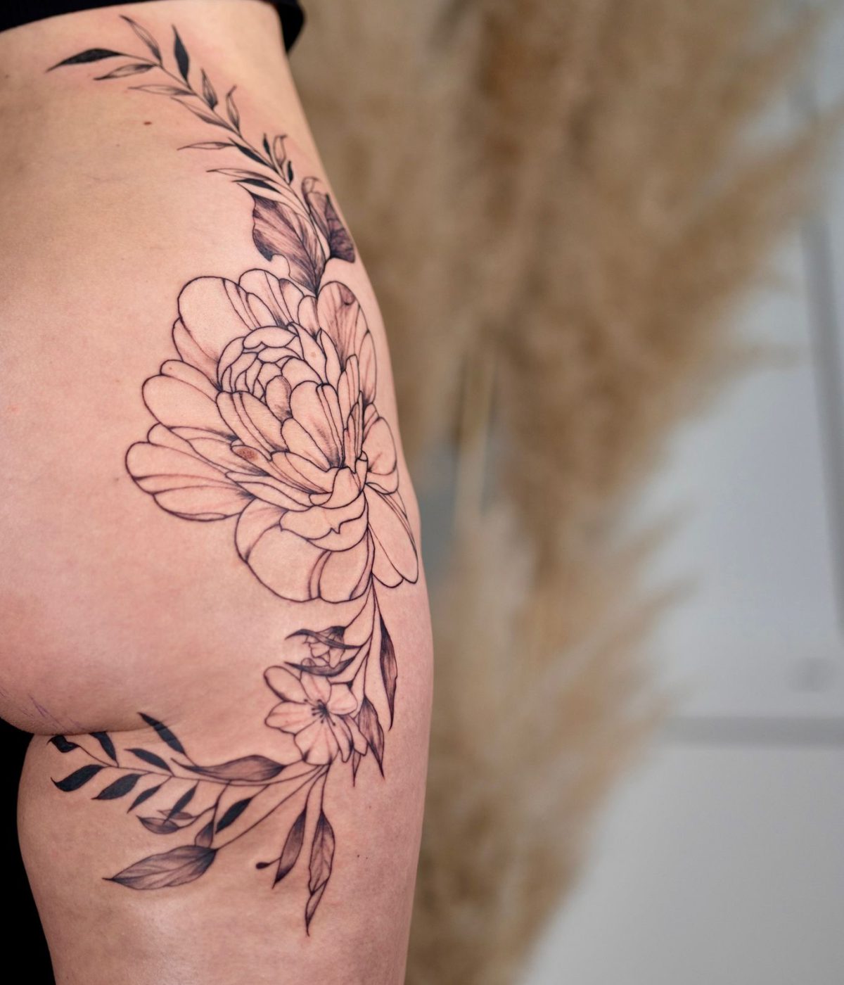 Fineline Tattoo Blumen